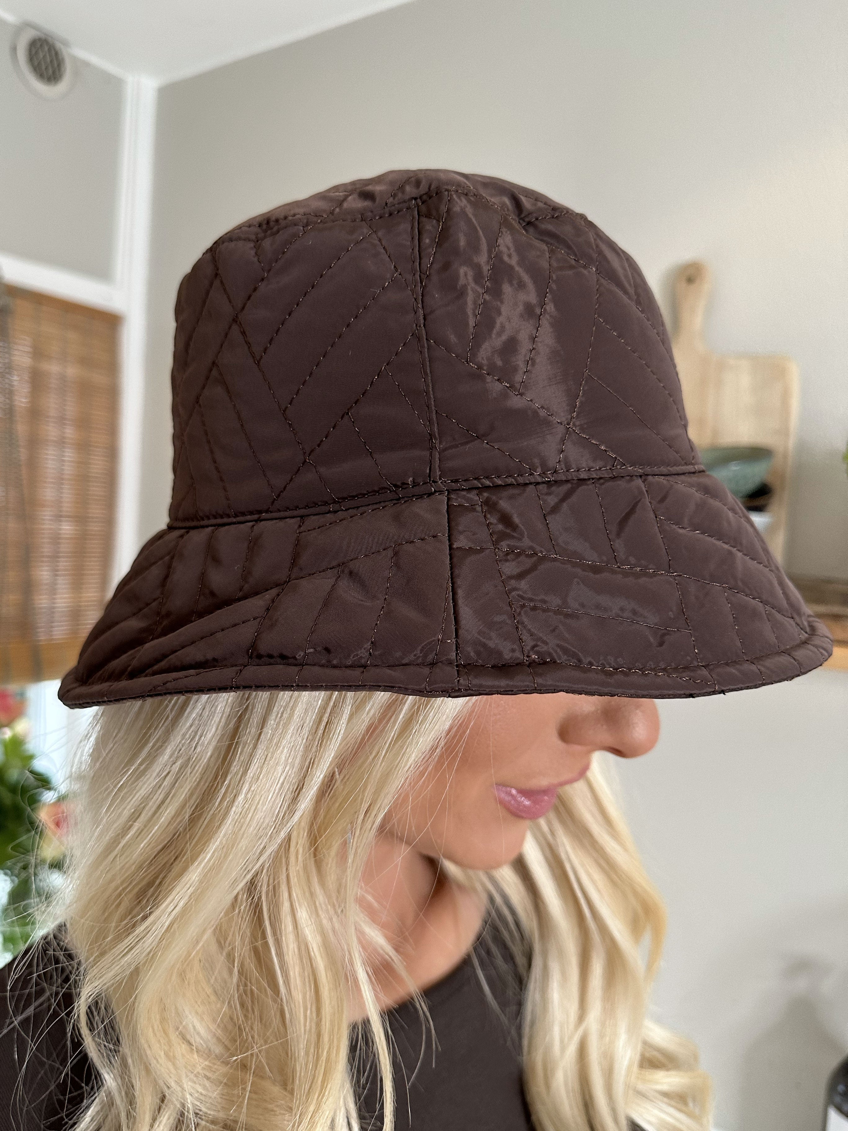 Gabriella - Söt båthatt med sömmar